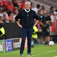 Jose Mourinho, Benfica'ya imzayı attı!