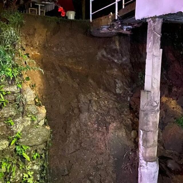 Heyelan riski nedeniyle 2 bina boşaltıldı