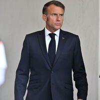 Macron'dan İran'a yaptırım açıklaması