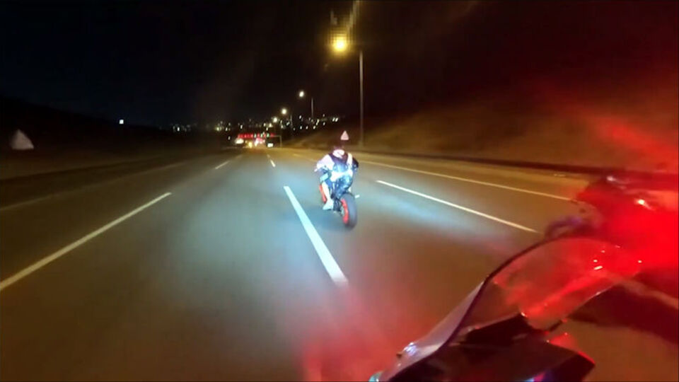 Trafiği tehlikeye düşürdüler, yakalandılar!