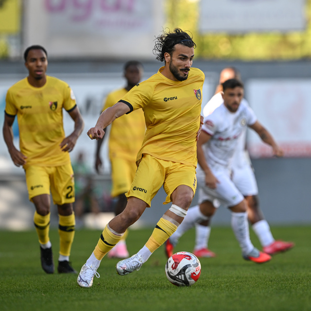 İstanbulspor Çorum FK'yı devirdi!