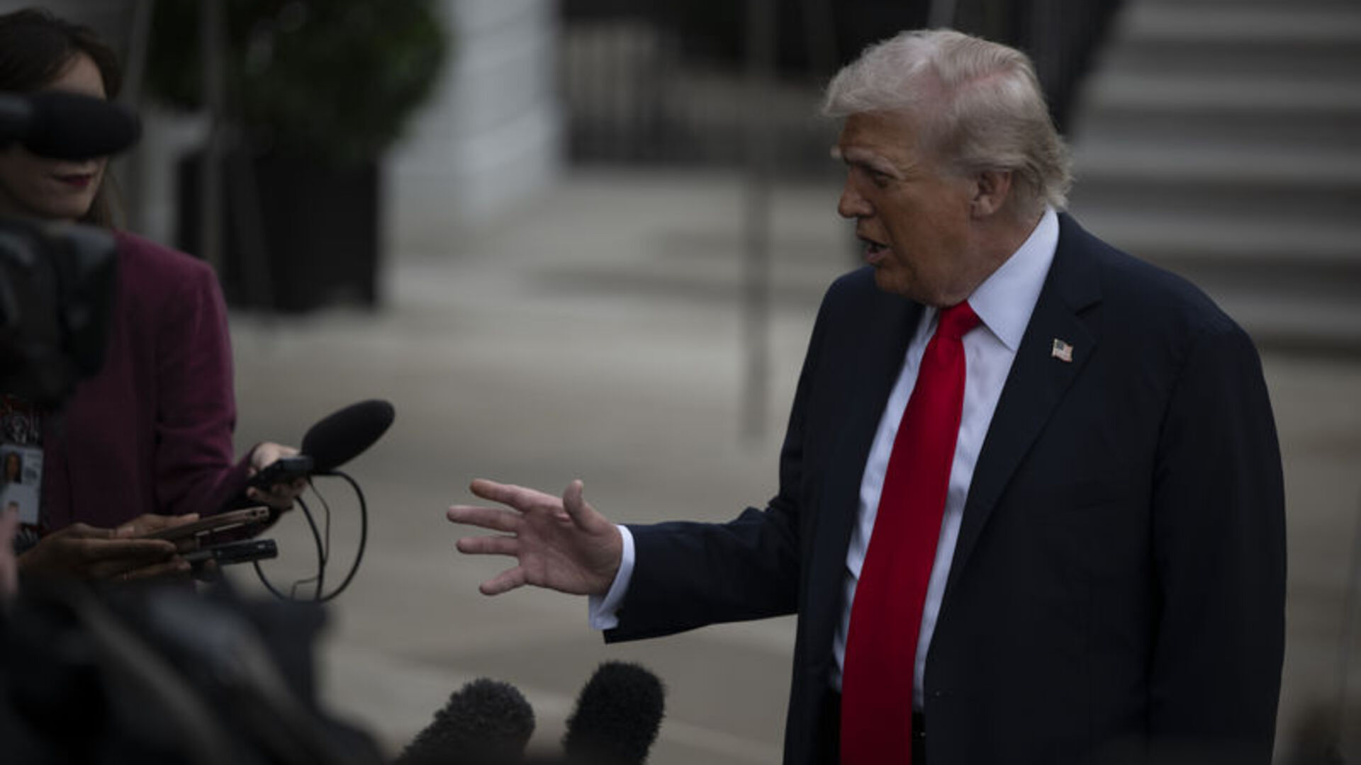 Trump'tan Muhabire Sert Tepki: 'Rahatsız Edicisin' Diye Azarladı!