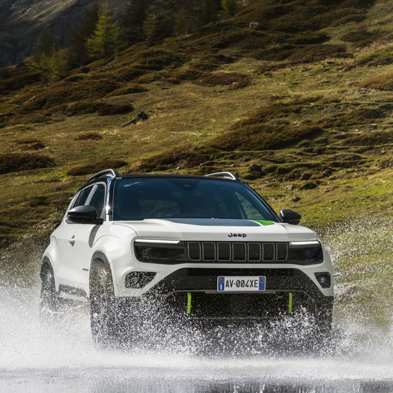 Avenger'a 4x4 versiyon geldi
