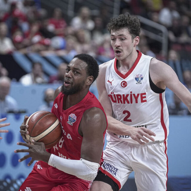 Anadolu Efes, Loyd'u açıkladı!