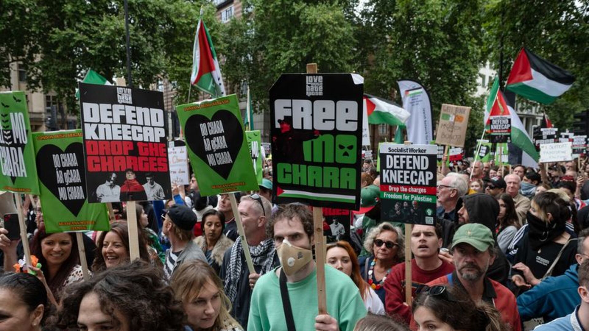 Kanada, Filistin'e desteğiyle öne çıkan İrlandalı müzik grubu Kneecap'in ülkeye girişini yasakladı | Dış Haberler