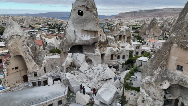 Milyonlarca yıllık peribacası yıkıldı!