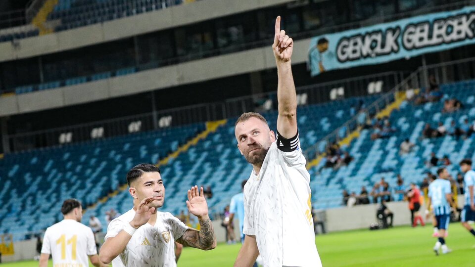 Erzurumspor FK, üç puanı üç golle aldı!