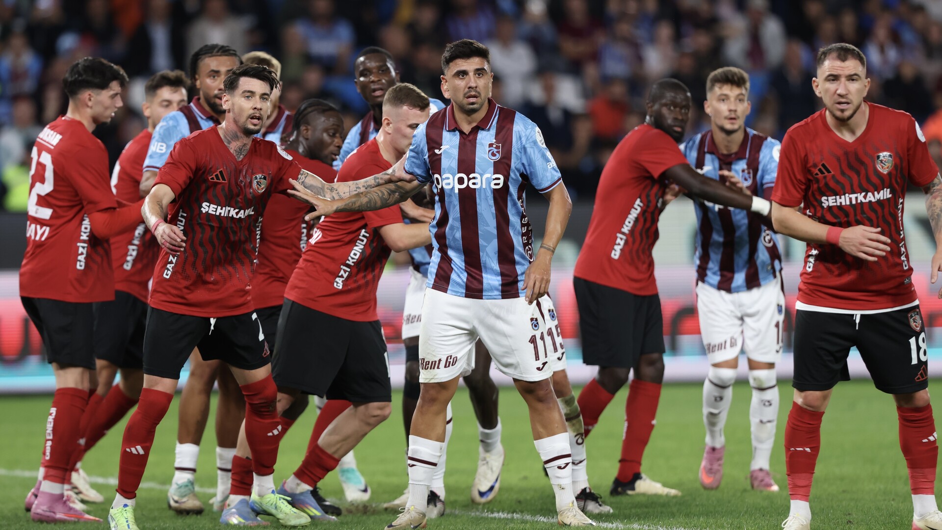 Trabzonspor, Gaziantep FK Karşısında Kritik Puanı Kaçırdı! | 1-1'lik Skorla Sona Erdi