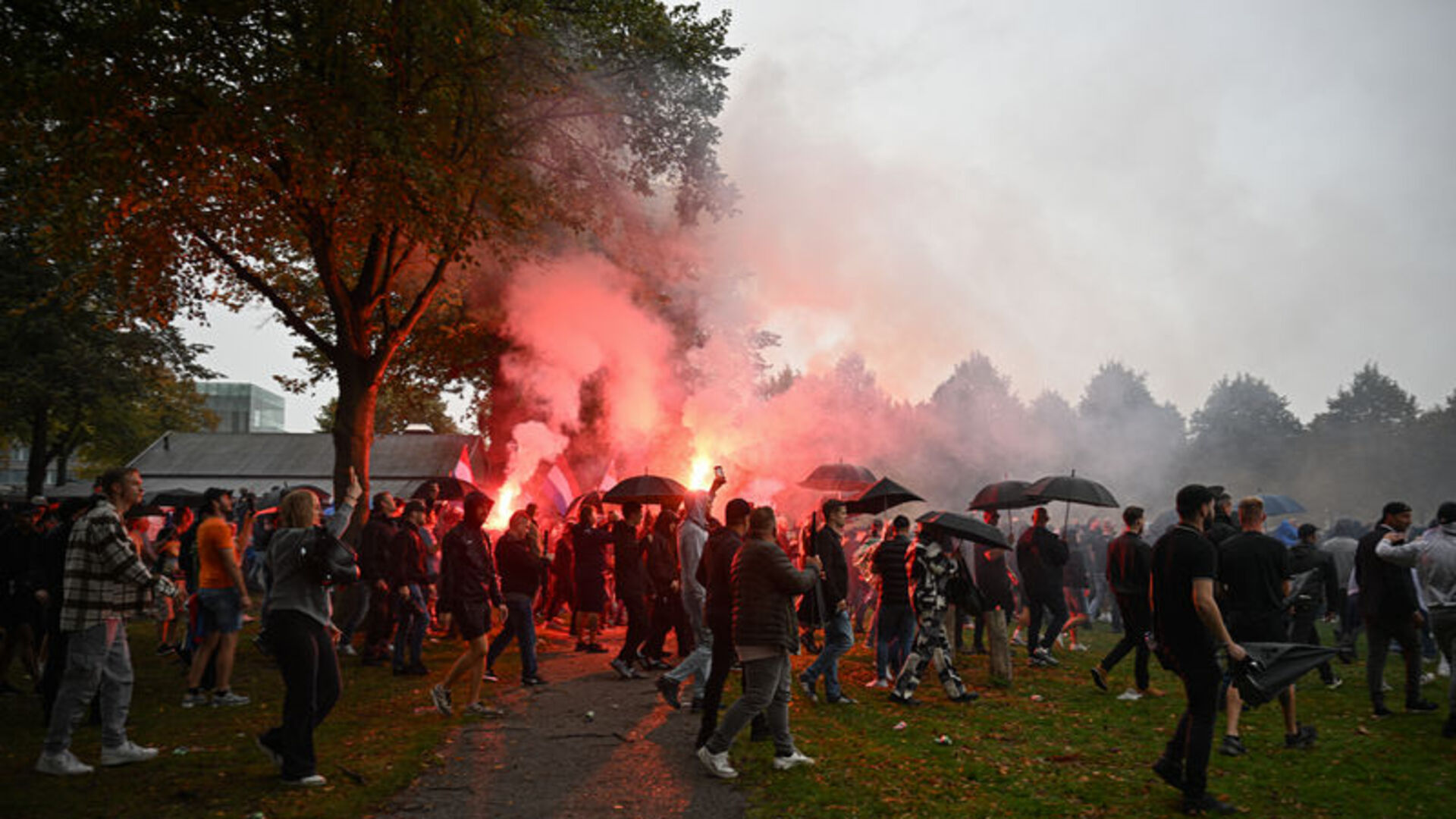 Hollanda'da sığınmacı karşıtı protesto çatışmalara dönüştü | Dış Haberler