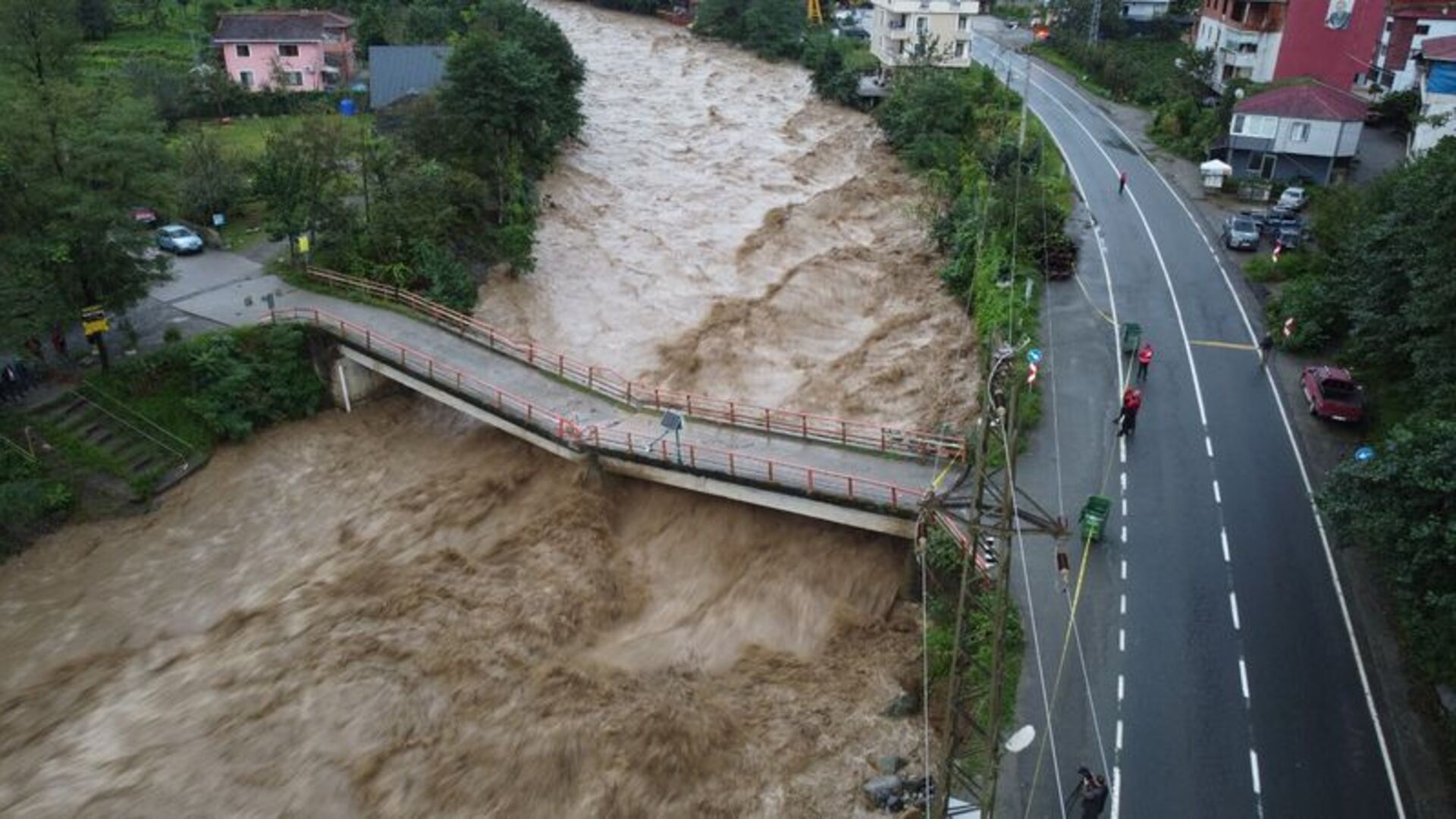 Rize ve Artvin'de Sel Felaketi: Doğanın Öfkesi ve İnsanın Çaresizliği