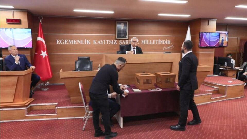 Bayrampaşa'da kuradan CHP çıktı