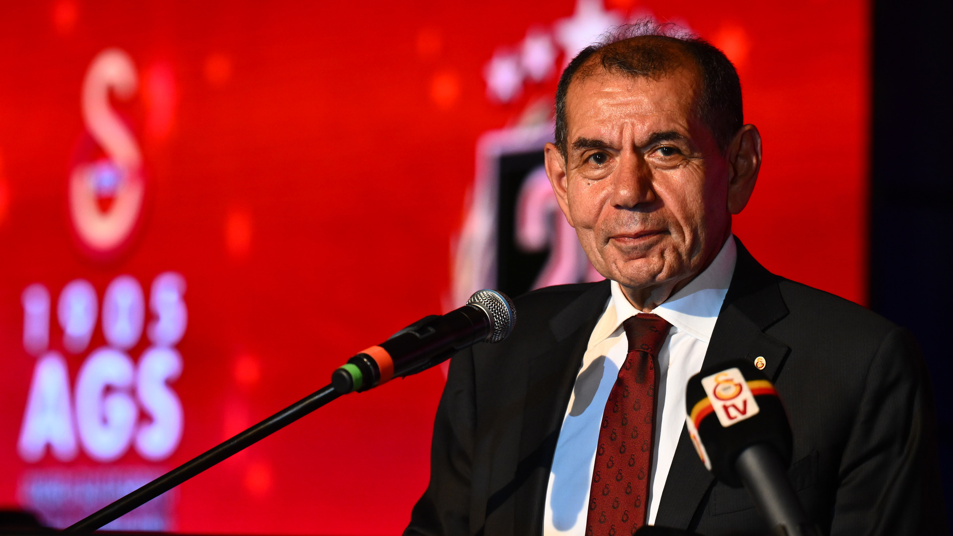 Dursun Özbek'ten Saran'a Tarihi Görüşme: Galatasaray'ın Yıldızına Büyük Jest!