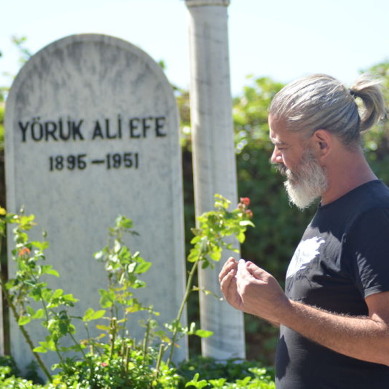 Yörük Ali Efe, vefatının 74. yılında anılıyor