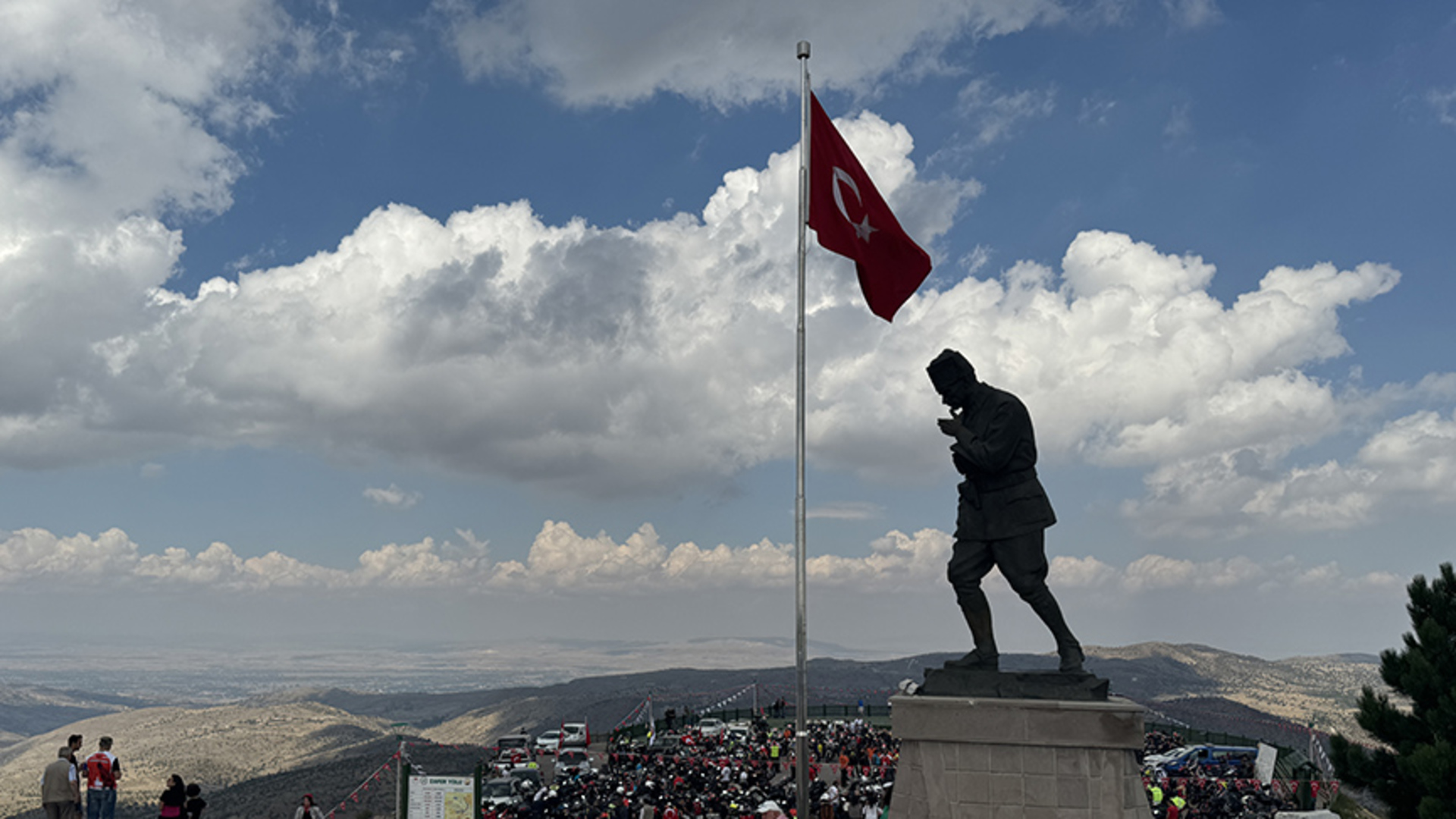 Kocatepe Nerede? İşte Türkiye'nin Kalbinde Yatan Tarihi ve Coğrafi Hazinenin Adresi!