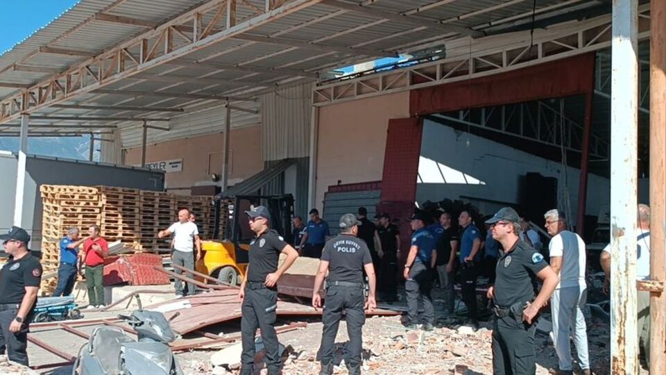 Toptancı halinde patlama: 1 ölü, 3 yaralı