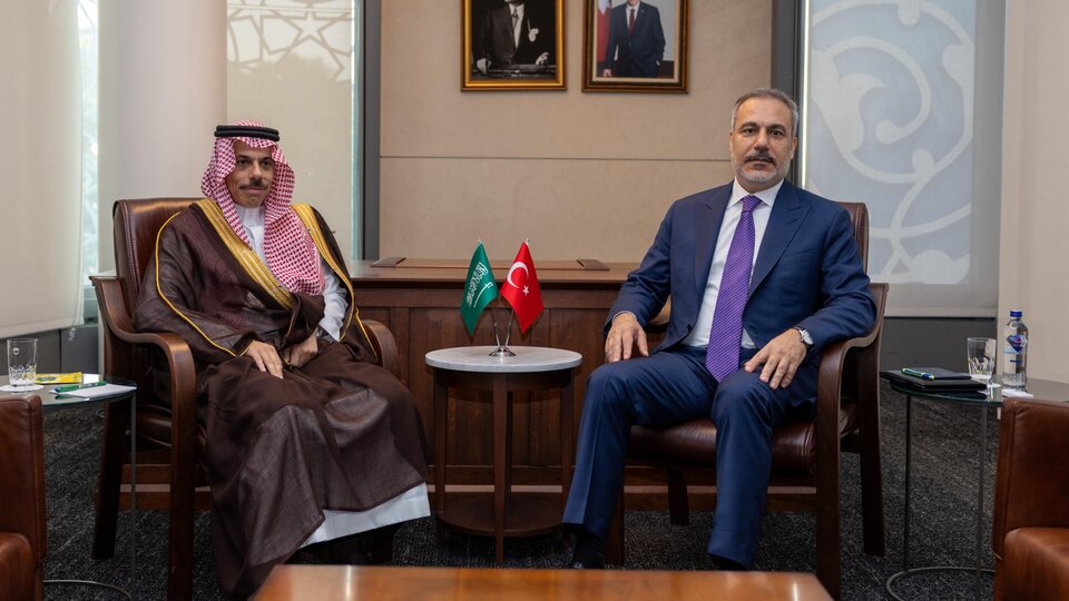 Bakan Fidan'dan diplomatik temaslar