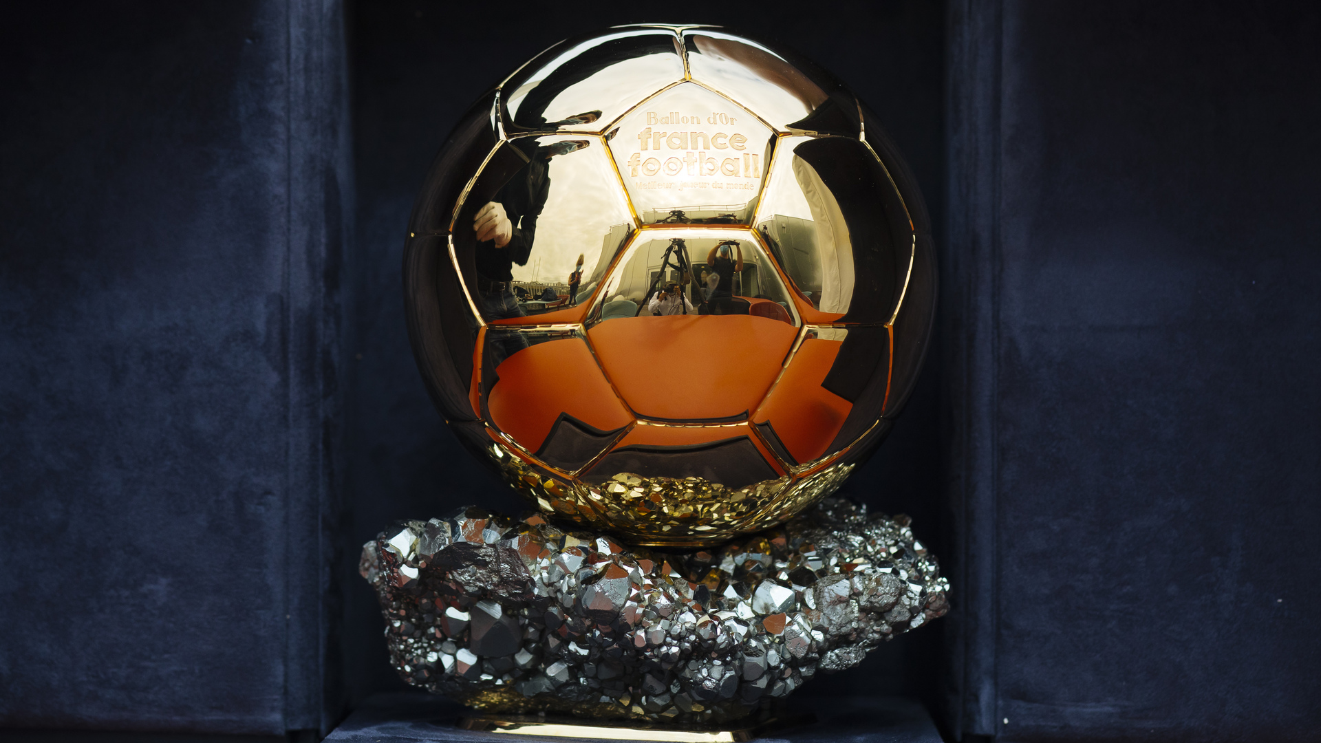 2025 Ballon d'Or Sahibi Ousmane Dembélé! Futbol Dünyasını Sarsan Zafer