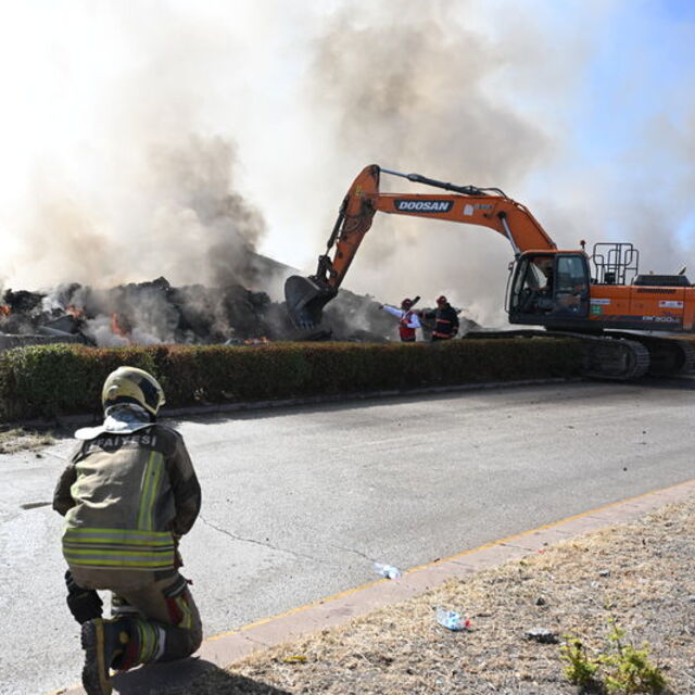 Depolama tesisinin çöplüğünde yangın