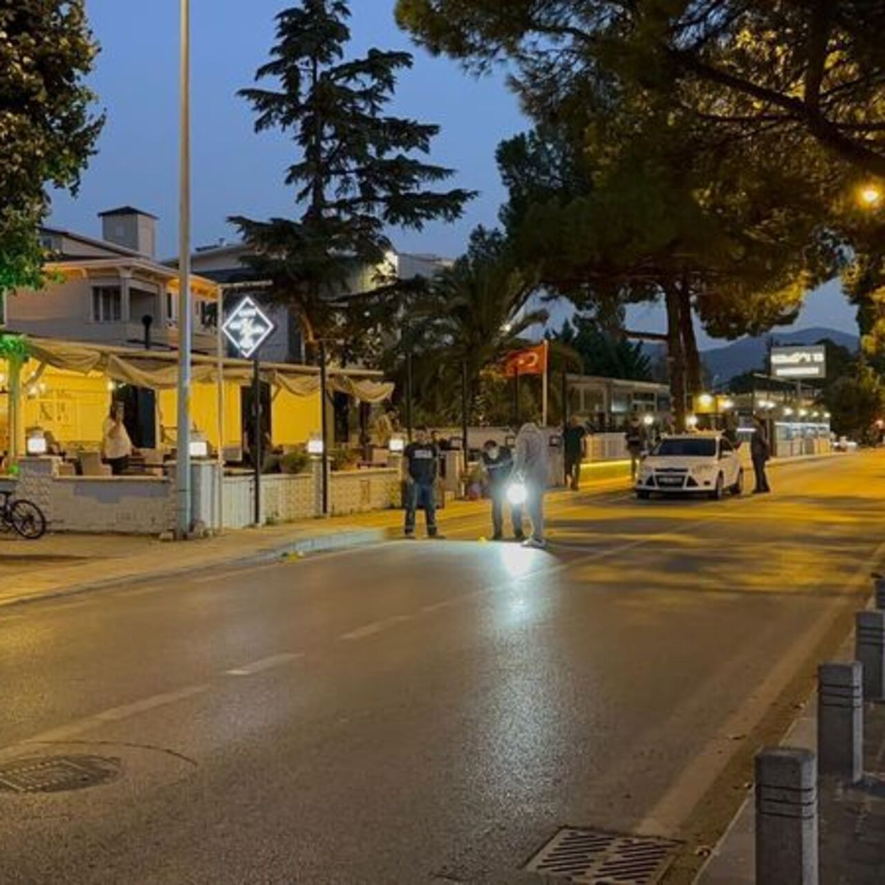 Kafeye silahlı saldırı: 1 yaralı