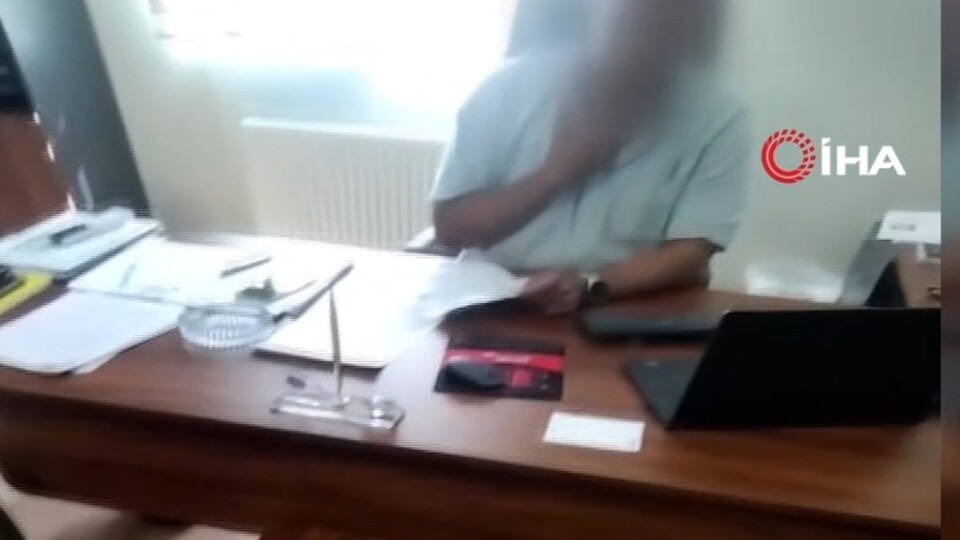 Şefinin üstüne kaynar su döken kadına gözaltı