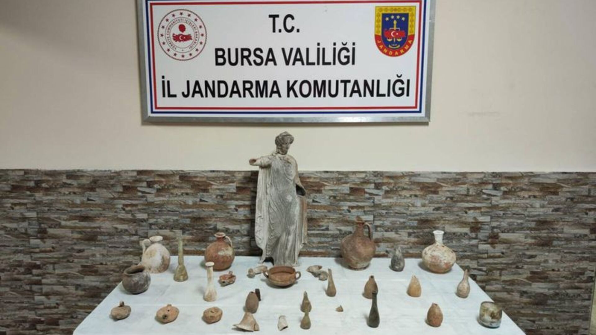 Bursa'da Tarihi Heykel Operasyonu: 29 Tarihi Eser Ele Geçirildi!