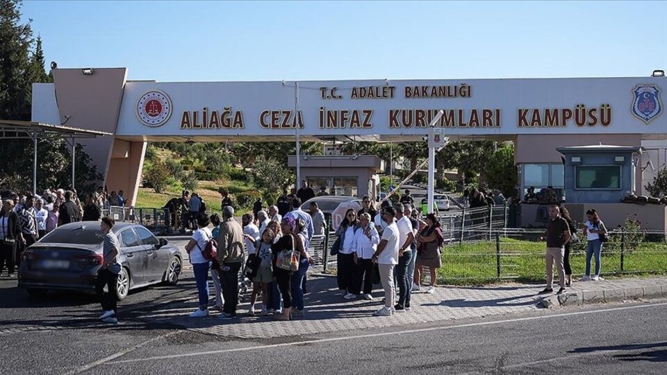 İzmir Büyükşehir Belediyesi'ne yönelik 'kooperatif' davasında ara karar