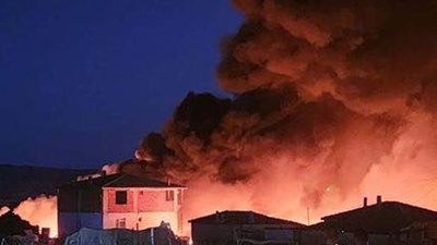 Hurdalıkta başladı, evler yandı!