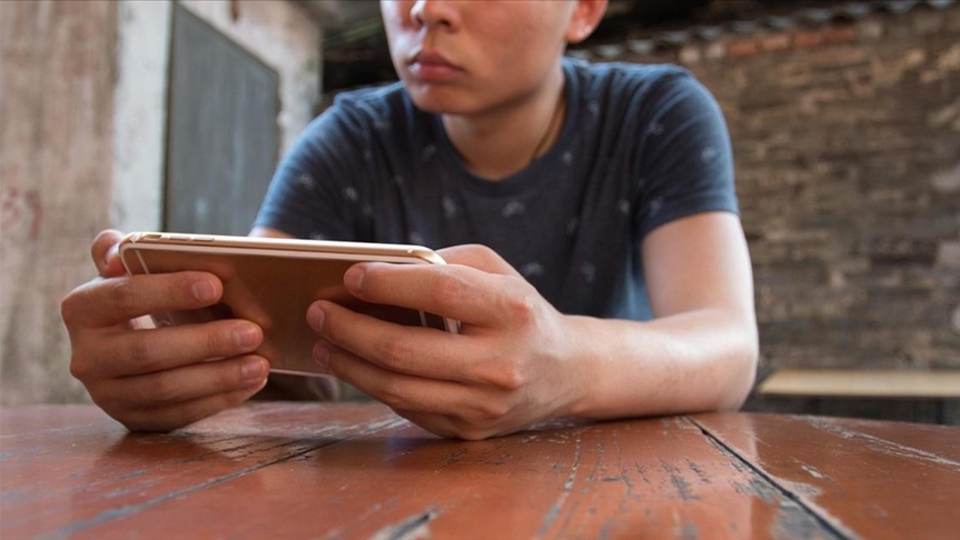 Sosyal medya ve oyunlardaki tehlikeye dikkat!