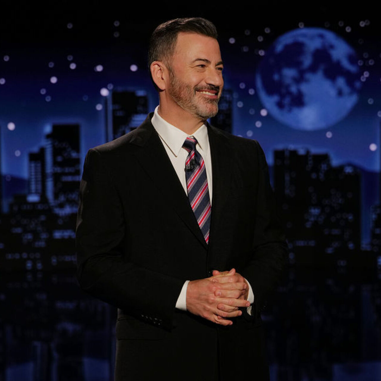 ABD'li komedyen Kimmel programına geri döndü, Trump'ı eleştirdi