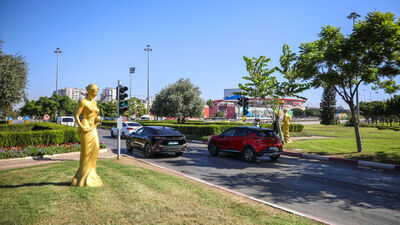 62'nci Altın Portakal'a 62 Venüs heykeli