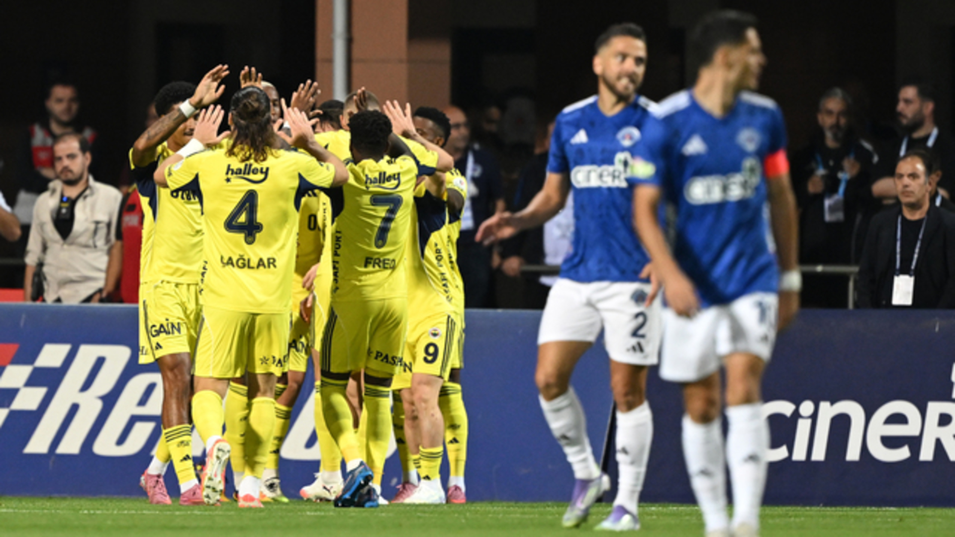 Fenerbahçe, Dinamo Zagreb'i Deviriyor! UEFA Avrupa Ligi'nde Muhteşem Gece ve Canlı Yayın Detayları