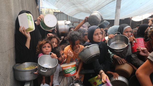 Küresel bir zorba ya da turuncu bir slot makinesi