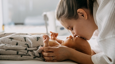 Bebekleri öpmeden önce bir daha düşünün!