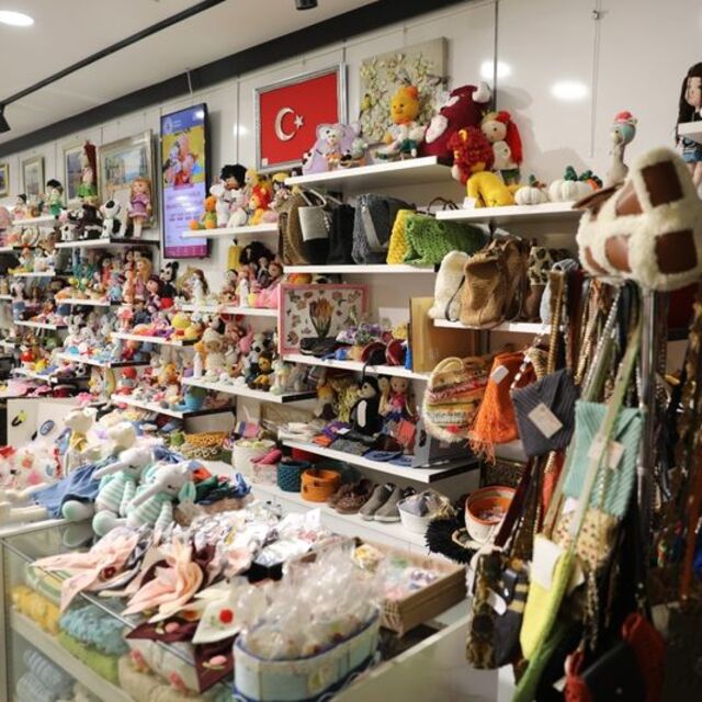 Kadınların el emeği vatandaşlarla buluşuyor