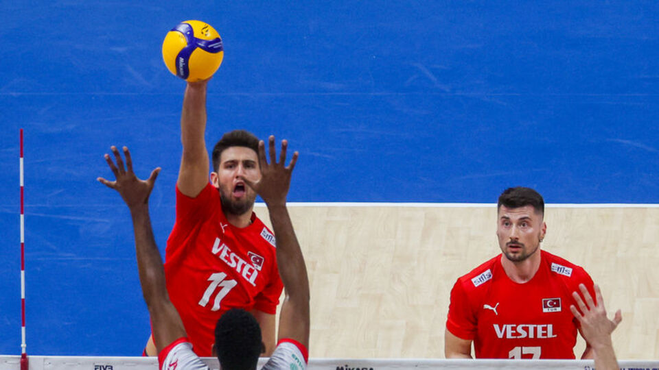 Efeler çeyrek finalde veda etti