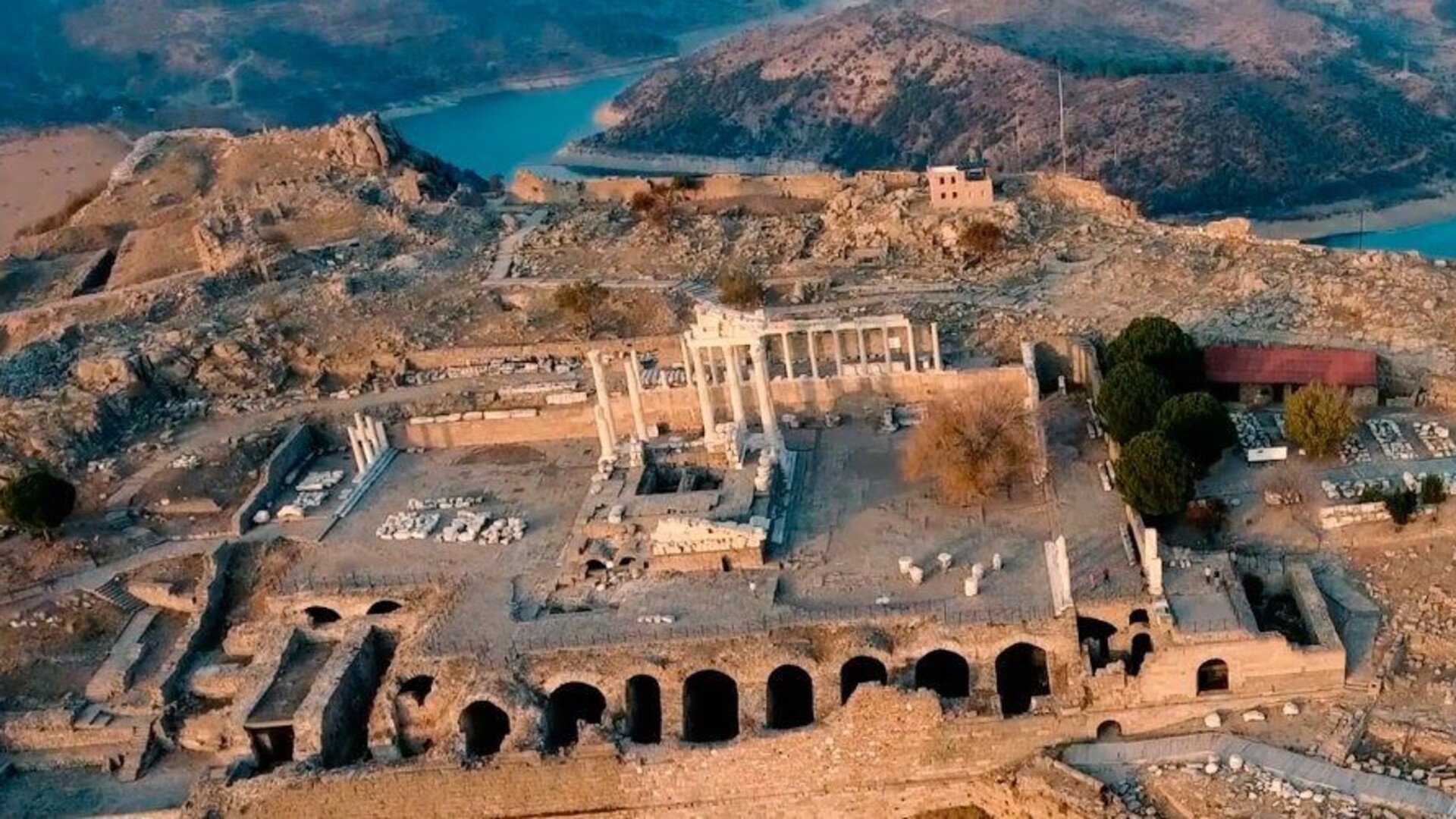 Bergama nerede? Bergama hangi şehirde, ilde, bölgede?