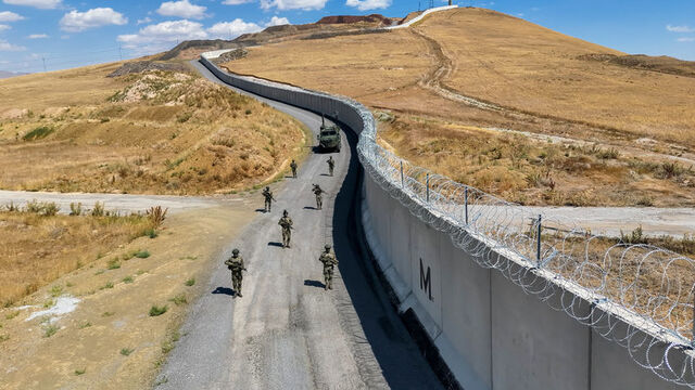 Güvenlik duvarının 204 kilometresi tamamlandı
