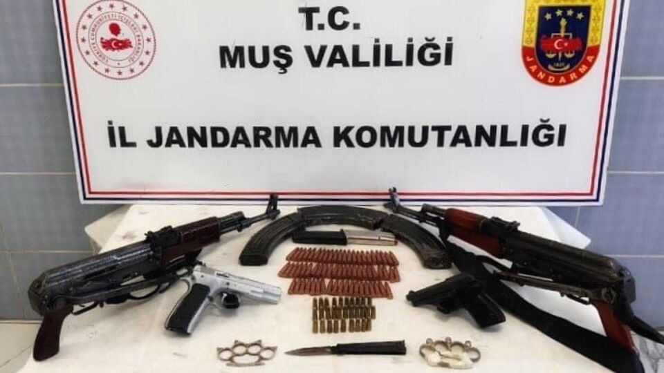 Muş'ta silah ve mühimmat ele geçirildi