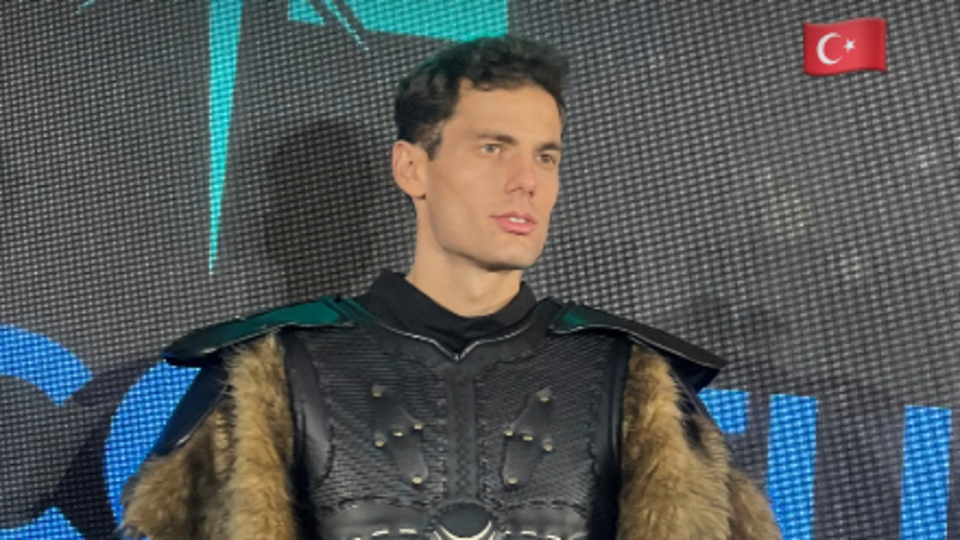 Kayı Boyu kostümüyle beğeni topladı