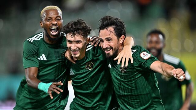 Berat Luş şov yaptı, Esenler Erokspor kazandı!