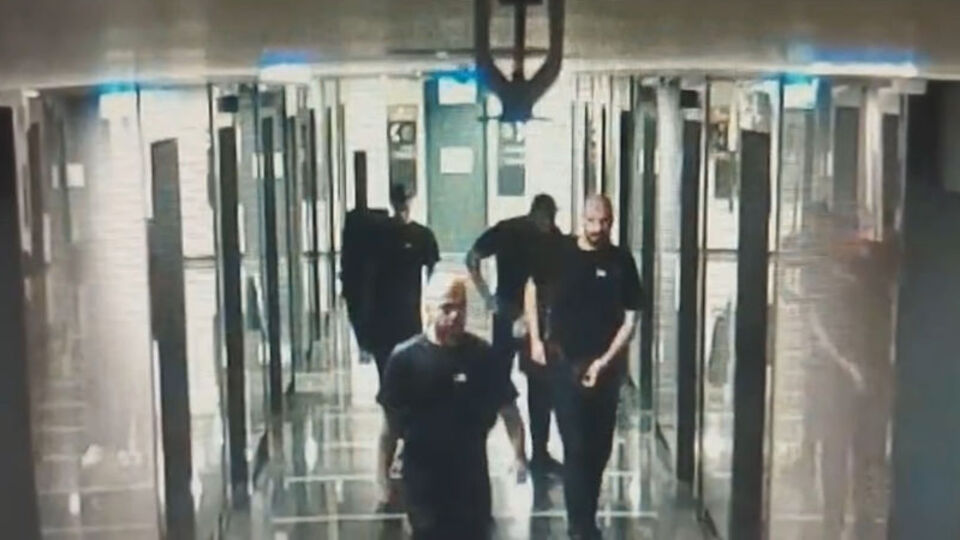 Gitar kılıfında kalaşnikof! 8 gözaltı