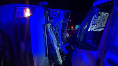 Kamyonetler çarpıştı! Can kayıpları var!