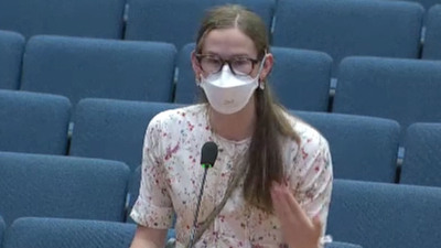 Violet Affleck BM'de konuştu