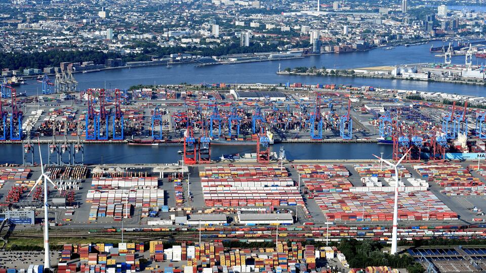 Hamburg limanı NATO'ya teslim: Tatbikat mı, savaş provası mı?
