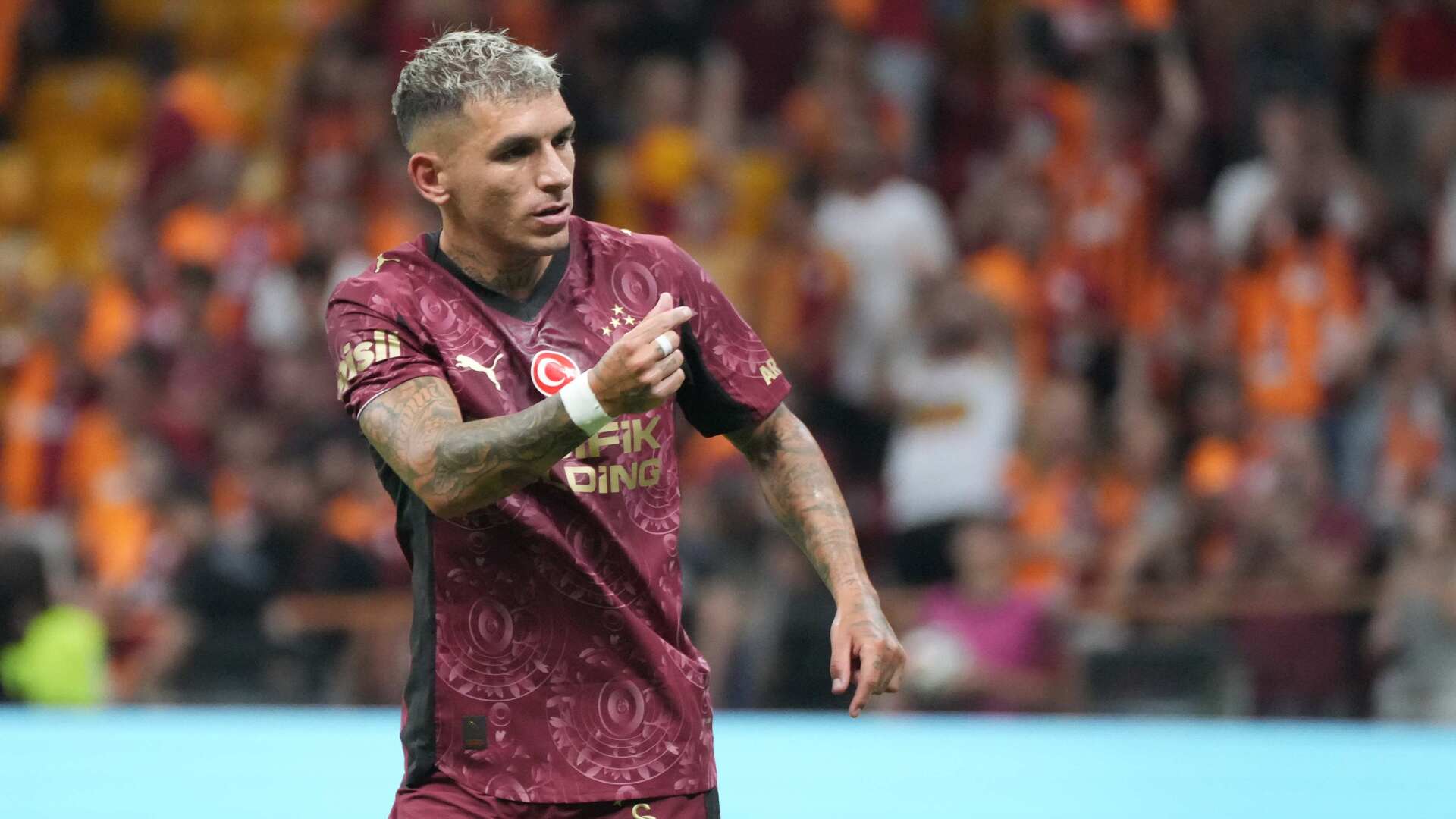 Lucas Torreira'dan İçten Türkiye Aşkı: 'Bu Ülke ve Taraftar Kalbimde Çok Özel Bir Yere Sahip'