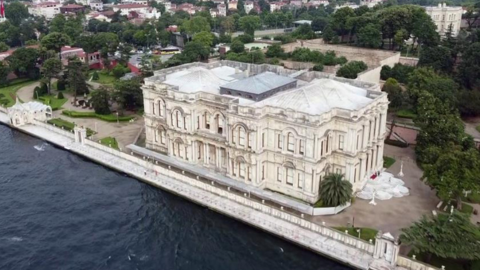 Çırağan Sarayı nerede?