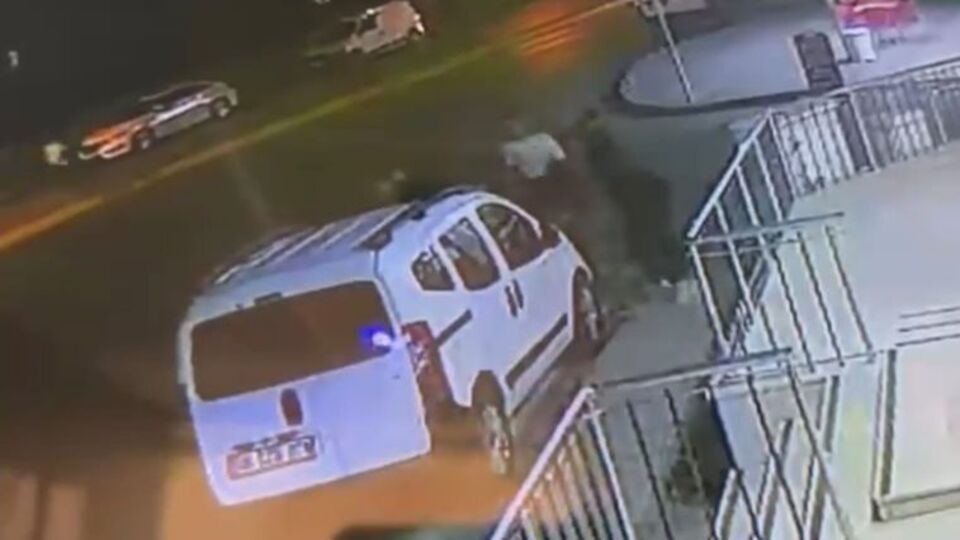 Sosyal medya kavgası: 10 yerinden bıçakladı!