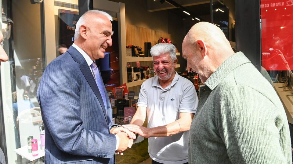 Bakan Ersoy'dan esnaf ziyareti