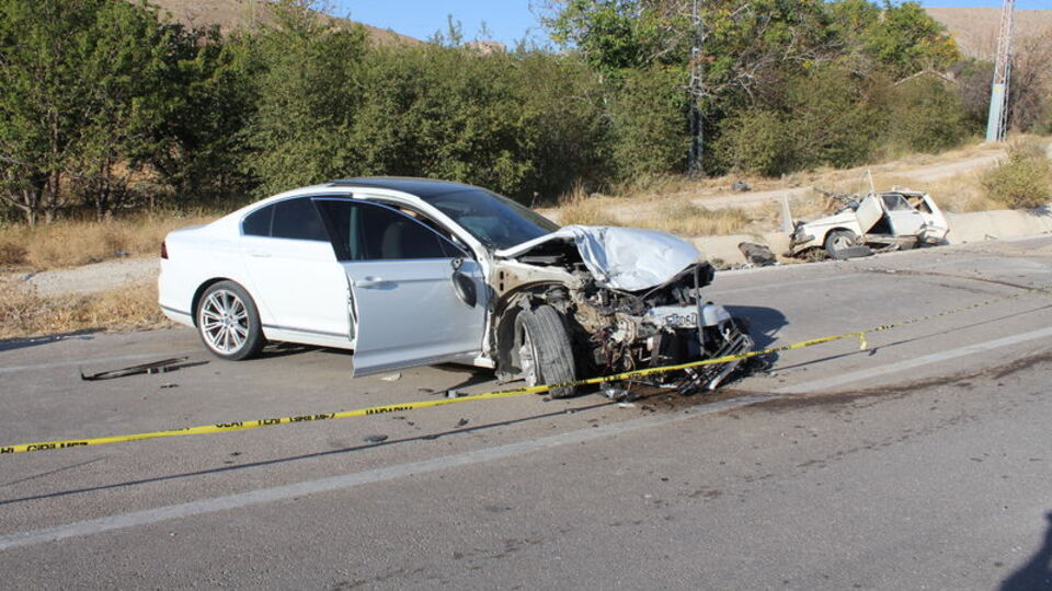 Kazada 3 yaşındaki ikizler yaşamını yitirdi