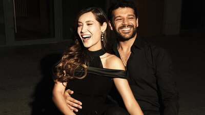 Oyuncu çift evleniyor